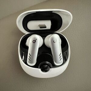 New Anker Soundcore VR P10 for PS5 Earbuds in White and Pink NEW w/o tags